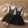 Conjunto sin mangas de estilo coreano para trabajo para niños pequeños, nuevo conjunto de dos piezas de verano 2026 con falda de tirantes fina y pantalones para niñas