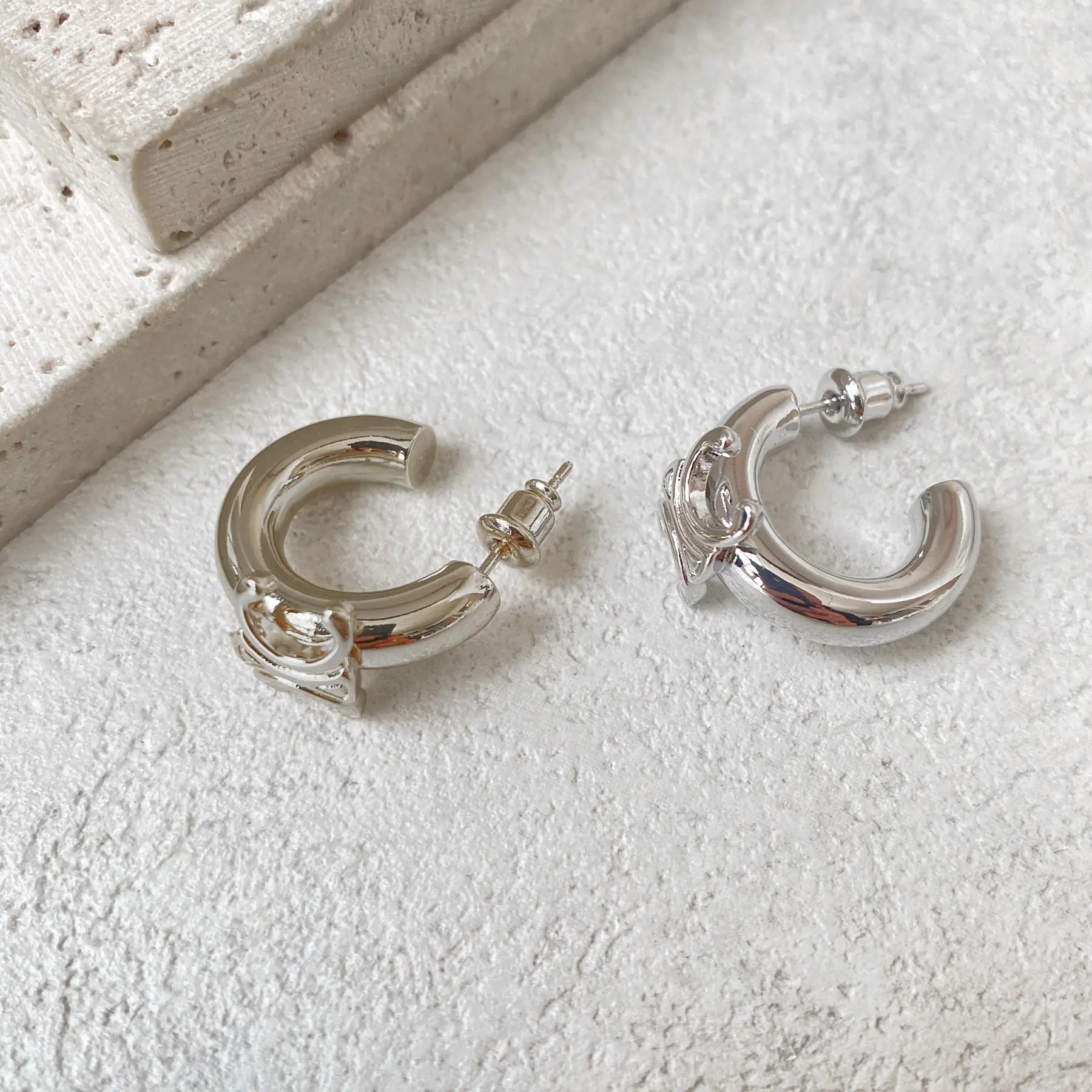 gWmWivOiz9St5JawZAYxYPw1Y8Gr6Uu4ZudR