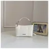 Bolsa retro grande capacidade diária para mulheres, novo modelo 2026, couro macio, adequada para trabalho e deslocamento, bolsa grande com estilo casual, bolsa de ombro debaixo do braço