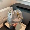 Casual Casual Bolso de Cubo de Gran Capacidad 2025 Verano Nueva Moda Fresco Bolso de Cadena Bolso de Hombro Mensajero para Mujer
