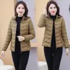 Jaqueta Feminina Curta de Algodão para Outono e Inverno, Nova Jaqueta Acolchoada de Algodão Leve Slim-Fit Quente, Jaqueta Acolchoada de Algodão Versátil da Moda para Tamanhos Grandes