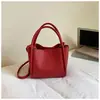Bolsa estilosa de alta capacidade para mulheres, novo modelo de verão 2026, bolsa de ombro e transversal texturizada para o dia a dia, bolsa tipo balde da moda