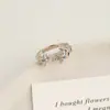 Anillo de Encaje Dorado para Café con Pedrería Incrustada del Mismo Estilo para Mujer Anillo Francés Retro Abierto Ajustable Anillo para Dedo Índice de Nicho Pequeño Sentido de Alta Gama Lujo Ligero