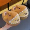 Pantuflas de algodón para niños con diseño de capibara para invierno, cálidas y afelpadas, antideslizantes, peludas, para niños y niñas, adecuadas para niños pequeños y bebés, con talón cubierto