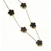 Conjunto de Três Peças (Colar, Pulseira e Brincos) com Flor de Cinco Folhas Dupla Face e Franja em Aço Titânio e Ouro 18K, Novo Modelo Transfronteiriço, Atacado em Estoque