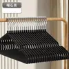 Cabide recomendado para roupas com proteção contra marca de ombro, adequado para uso em dormitório, novo modelo 2026 cabide para roupas de estudante, multifuncional, fácil de usar e durável