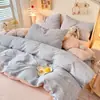 Juego de cuatro piezas de algodón acolchado fresco y sencillo estilo Ins, ultra suave para dormir sin nada, estampado floral estilo pastoral, juego de tres piezas para dormitorio, funda de edredón de gasa de doble capa