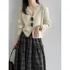 Cardigan Tricot Curto de Cintura Alta Luxi 2026 Outono para Mulheres com Sofisticados Botões de Pérola Casaco Suéter ss1027