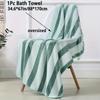 Toalla de baño de vellón coral transfronterizo, toalla doméstica para adultos, suave, absorbente, sin pelusa, toalla de baño a rayas, traje de baño