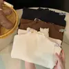 Ropa interior para niñas 2025 primavera y otoño nuevo estilo para niñas pequeñas con ribete de encaje, camisetas versátiles de moda, ropa para niños