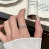 Anillo exquisito y delicado con incrustaciones de diamantes, con un aire exclusivo y de alta gama, adecuado para estudiantes mujeres, con un sencillo diseño de mariposa y corazón, perfecto para apilar o como anillo de pareja de estilo abierto.