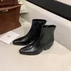 Botines cortos personalizados de 9 cm de altura, punta fina, nuevos botines casuales ajustados para otoño e invierno 2026 con tacones gruesos, versátiles botas tipo Martin