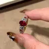 Anel de Ovo de Pombo Rosa Vibrante Usado, Requintado e Estiloso para o Ano Novo, Único e Elegante, Realça a Tez, Anel para o Dedo Indicador