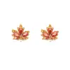 Brincos de Folha de Bordo com Zircônia Vermelha Nova e Agulha de Prata 925 Brincos de Folha Vermelha com Micro-Set de Diamante Populares no Tiktok para Mulheres