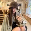 Nuevo sombrero de pescador de punto multicolor hecho a mano, colección otoño 2026, sombrero de pescador de punto cálido y moderno para mujer, diseñado para hacer que el rostro parezca más pequeño