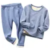 Ropa interior térmica para niños Ropa para niños Traje engrosado con forro polar Ropa de otoño para niños Pantalones largos Ropa de invierno para niñas Traje de dos piezas base a la moda