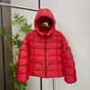 Nueva Chaqueta Ligera de Plumas Acanalada para Mujer Invierno 2026, Abrigo Corto Cálido con Capucha, Versátil para Figuras Menudas