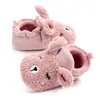 Zapatos cálidos de gamuza para bebé 0-1 años invierno algodón suave para gatear suela blanda zapatos de bebé al por mayor 2097