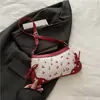 Bolso Pequeño Cuadrado con Estampado de Cerezas de Moda para Commuter Nueva Tendencia Verano 2025 Bolso Simple de Hombro Debajo del Brazo Bolso de Mano Decorativo