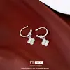 Colgante de Circonita de Trébol de Cuatro Hojas de la Suerte Clip para Oreja Lujo Ligero Sensación de Alta Gama Sin Agujero en la Oreja Clip para Cartílago de la Oreja Pendiente Exquisito de Temperamento Mujer