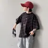 Camiseta de Manga Corta para Niños Verano 2026 Nuevo Estilo para Niños Mayores, Ropa de Verano Ligera, Elegante Top Rayado para Niños