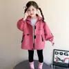 Jaqueta Casual Feminina Primavera Outono 2026 Novo Estilo Crianças Estiloso Top com Capuz Roupas de Outono Moda Menina Jaqueta Corta-vento