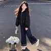Conjunto de Calça Jeans Moda Versátil e Jaqueta com Zíper Patchwork de Renda Orelha de Coelho para Meninas Doce Primavera e Outono 2026 Tendência