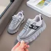 Zapatillas infantiles, nueva colección otoño 2026, estilo coreano de moda, suela blanda, antideslizantes, zapatos casuales versátiles para niños mayores