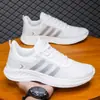 Zapatos deportivos nuevos de verano con adhesivo frío para hombres y mujeres, transpirables, finos, de suela blanda, casuales para correr, antideslizantes y resistentes al desgaste