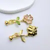 Fivela Cabeça Gota de Óleo Banhada a Ouro Incrustada com Pérola Natural de Água Doce Pintada Flor Pequena Cabeça de Fivela Conector de Colar Pulseira Acessórios DIY