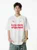 Camiseta Informal Versátil con Estampado de Moda Estilo Americano Cuello en V Rayas Letras Marca Streetwear Manga Corta