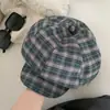 Sombrero octogonal a cuadros de diseño de nicho estilo japonés para mujer, sombrero fino de nube retro de verano que hace que la cara se vea más pequeña, boina casual versátil