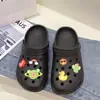 Sapatos Furados Fofos Femininos Ins Tendência Estudante Uso Externo Coração de Menina Bico Fechado Sandálias de Praia de Verão Chinelos Sapatos de Casal Masculino