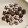 Outono e Inverno Retro Maillard Estampa de Leopardo Cor de Café Estrela de Cinco Pontas Fivela Redonda Botão Acessório de Cabelo DIY Acessórios de Chapéu