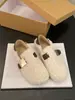 Zapatos de maternidad forrados de polar para exteriores, zapatos peludos de invierno 2026, zapatos de mujer sin cordones de lana de cordero, suela suave de algodón, estilo nuevo, cálidos