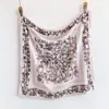 Bufanda Cuadrada Grande de Seda Diagonal con Patrón Mozhu Yanya 90 Moda Versátil Estampada Imitación Seda Protectora del Polvo Pañuelo para la Cabeza Bufanda para Mujeres