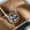 V-Gold Chapado en Oro Grueso Collar Bucci Trébol de Cuatro Hojas Ópera Casa Acabado Cepillado Lujo Ligero Oro Rosa Vintage Estilo de Corte para Mujer Venta al por Mayor