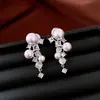 Brincos de Agulha de Prata Vintage com Diamantes, Flores de Esmalte e Pérolas, Estilo Retrô, Luxo Leve, Brincos de Alta Qualidade
