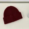 Gorro de Tricô Liso com Lã, Macio para o Inverno, Resistente ao Frio e Versátil para Homens e Mulheres, Gorro de Lã Vermelho Quente