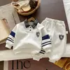 Conjunto de Primavera e Outono para Meninos: Conjunto de Duas Peças de Moletom com Gola Xadrez, Algodão Esportivo Casual Manga Longa Calça Longa, Roupa Infantil Moderna
