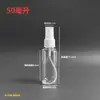 Venta al por mayor de fábrica en stock: Botellas transparentes de PET de 30/50/80 ml en varios tamaños con cabezales de spray blancos a prueba de fugas
