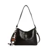 Bolsa de Ombro Minimalista de Cor Sólida para Axila, Novo Modelo 2026, Bolsa de Ombro Única de Alto Valor para o Dia a Dia, Bolsa Saco Vintage Fashion de Luxo Leve