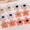 Nueva Moda Retro Diseño Delicado de Nicho Flor de Fresia Parche de Joyería Acrílica Pendientes DIY