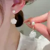 """Sueño Dulce Camelia" Sin Agujeros en las Orejas Flor de Camelia Suave Nuevo Llegada Lujo Ligero Mariposa Delicada Pendientes de Cola de Pez"""