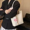 2026 Nova Bolsa Tote de Urso Macia e Fofa, Bolsa de Ombro Grande Capacidade para o Dia a Dia, Bolsa Feminina Versátil de Nicho de Alta Qualidade