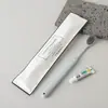 Cepillo de dientes desechable de hotel con pasta de dientes, Artículos de tocador desechables para B&B, Juego de cepillos de dientes de cerdas suaves para hotel al por mayor