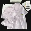 Conjunto de Pijama de Seda Helada Estilo Fresco y Femenino, Suave y Amigable con la Piel, Transpirable, Ajustado, Adelgazante, Conjunto de Tres Piezas para Casa