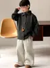 Cardigan de Tricô Infantil Estilo Preguiçoso Gola Revers Cor Lisa Jaqueta para Meninos Moda e Versátil Outono e Inverno Novo Suéter para Meninas Tendência