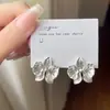 Brincos de Design de Nicho, Acessórios de Orelha de Flor de Metal, Colar com Franjas, Estilo Puro Desejo de Luxo Leve, Brincos Elegantes de Flor na Clavícula