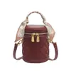 Bolsas Femininas de Nicho 2025 Novo Modelo Bolsa de Mão Cilíndrica de Alto Padrão Bolsa Saco da Moda Bolsa Transversal Popular Versátil